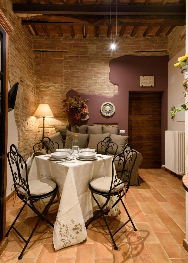 Apartament Hortus Conclusus + Free Parking Siena Zewnętrze zdjęcie