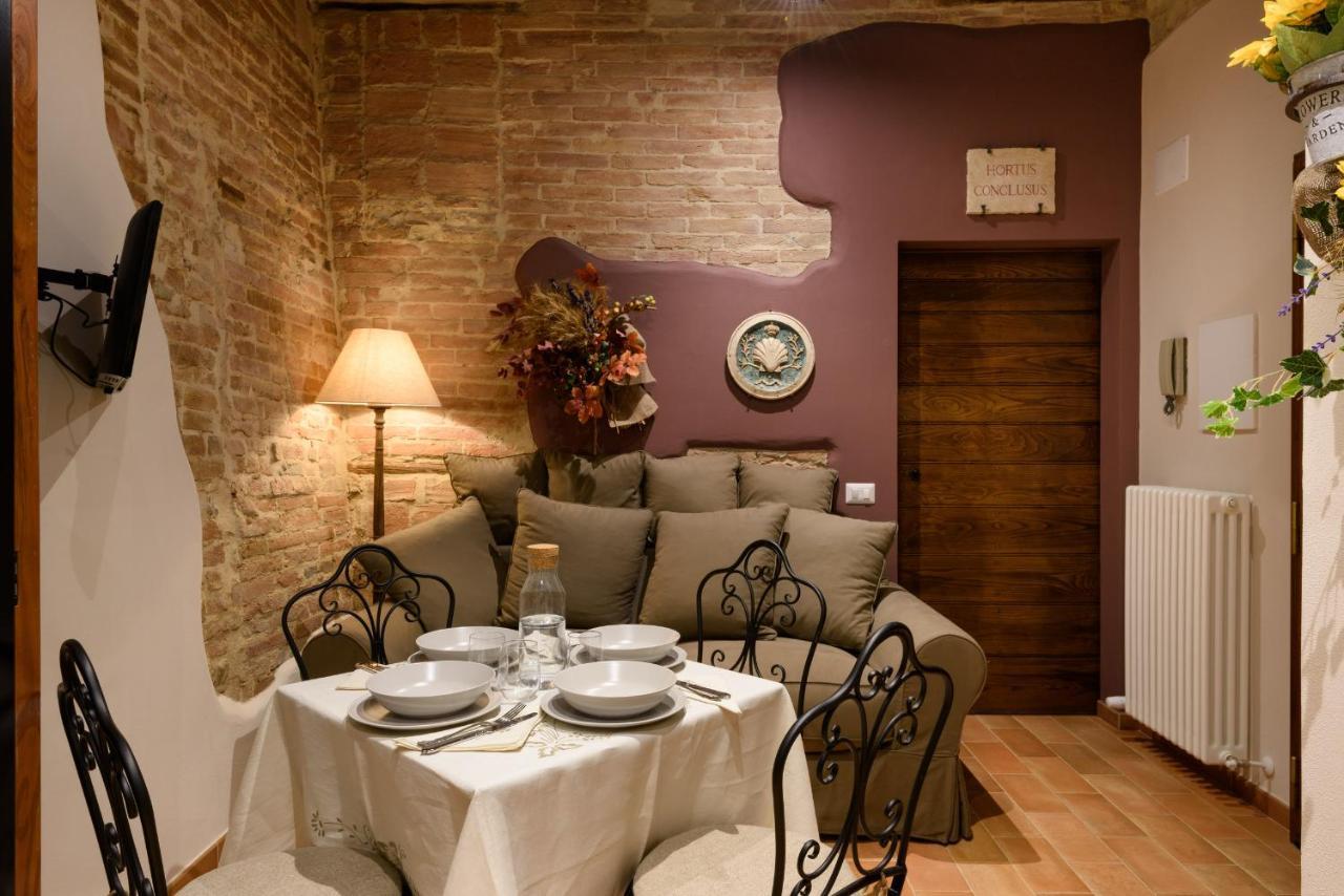 Apartament Hortus Conclusus + Free Parking Siena Zewnętrze zdjęcie